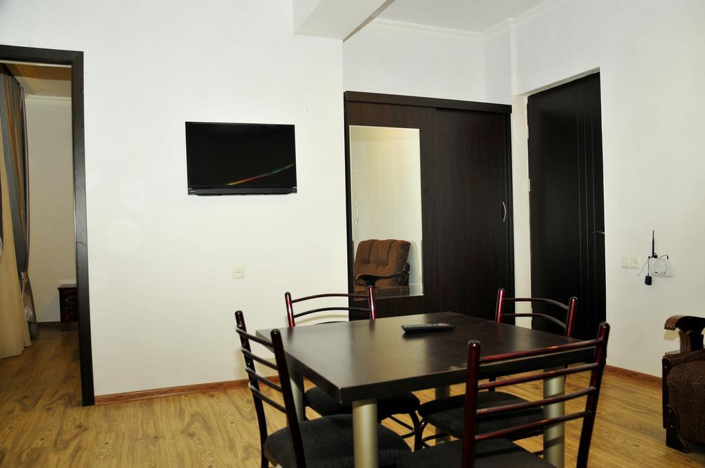 Alma-Ata Hotel Borjomi Δωμάτιο φωτογραφία